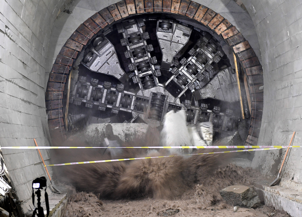 中国最長の海底地下鉄トンネルが貫通 山東省青島 写真8枚 国際ニュース：AFPBB News