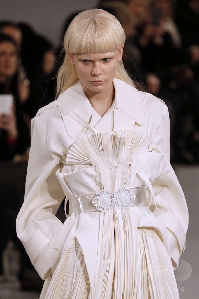 「メゾン マルジェラ」16年春夏オートクチュール