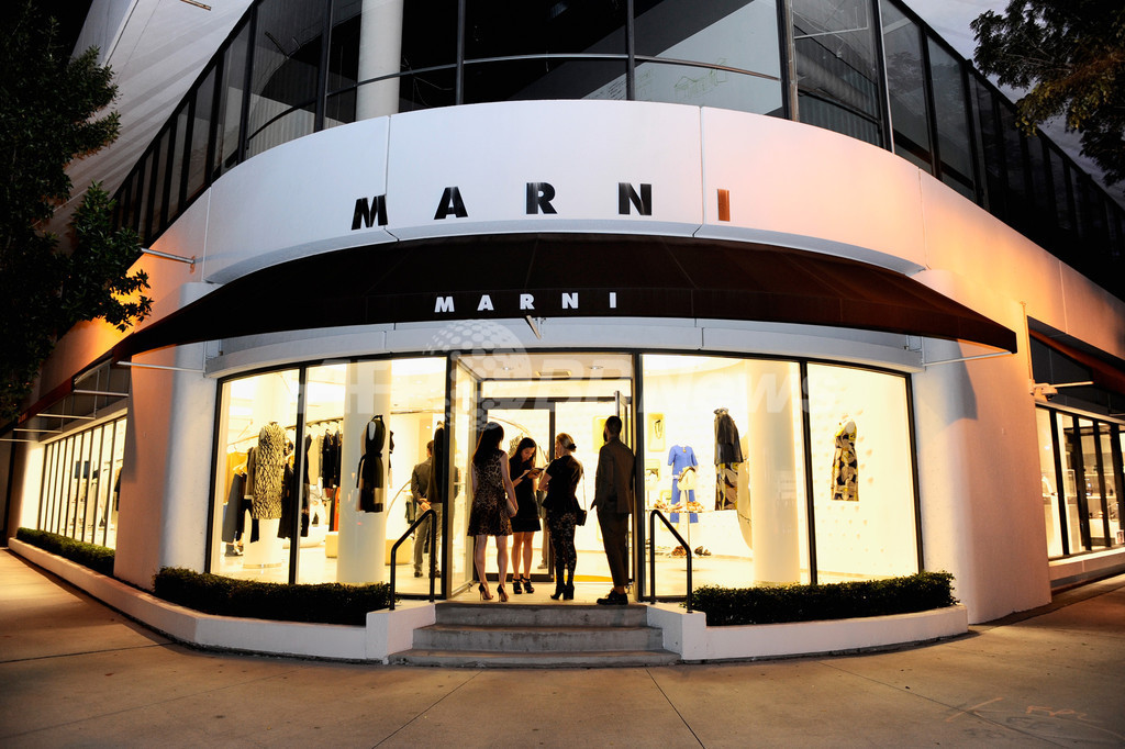 マルニ、「アートバーゼル・マイアミビーチ」でリゾートコレクション展示