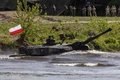 ポーランド軍で使用されているドイツ製戦車「レオパルト」（2022年5月19日撮影）。(c)Wojtek RADWANSKI / AFP