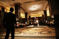 米ニューヨーク（New York）の高級老舗ホテル、ウォルドルフ・アストリア（Waldorf Astoria）のロビー（2014年10月6日撮影）。(c)AFP/Getty Images/Spencer Platt