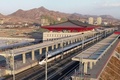 河北省張家口市にある京張高速鉄道の宣化北駅に停車中の高速列車の復興号（撮影日不明）。(c)People’s Daily/陳暁東