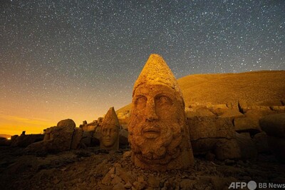今日の1枚】星空見つめ続け数千年、トルコの巨石像 写真4枚 国際