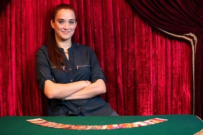 「女性マジシャン」と呼ばないで 米奇術界に立ちはだかる不平等