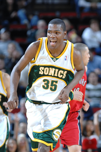 スーパーソニックス ラプターズを降す