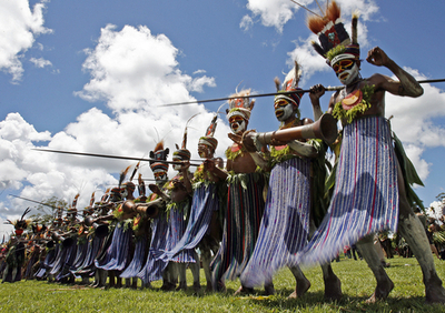 パプアニューギニアの祭典「シンシン」、民族文化を披露