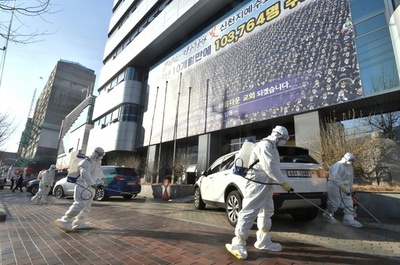 韓国、宗教団体の信者20万人超に新型ウイルス検査
