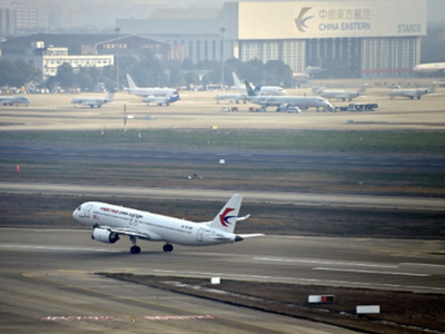 中国東方航空、上海・西安路線で国産大型旅客機C919の運航を開始