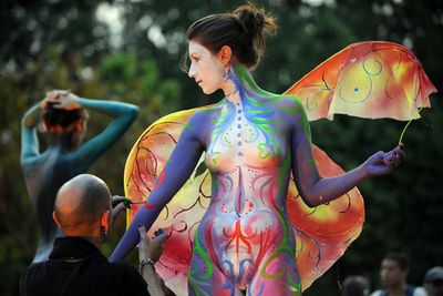 ボディペインティングの実演披露、コロンビア