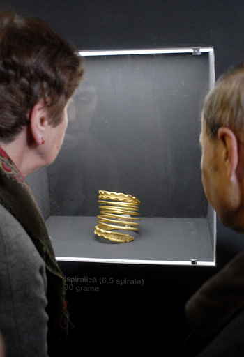 古代ダキア人のブレスレット、米国から無事返還 - ルーマニア