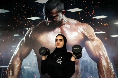 ヨルダン川西岸で筋トレに励む女性たち パレスチナ