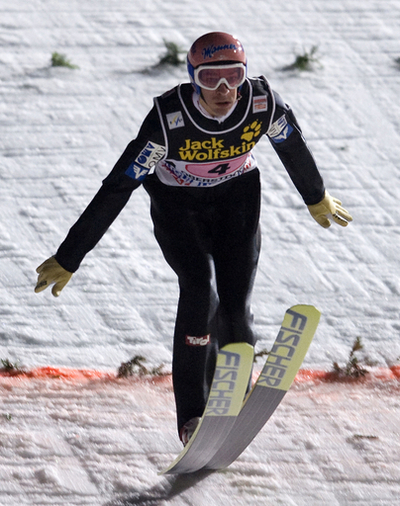 コフラーがジャンプ週間開幕戦を制す