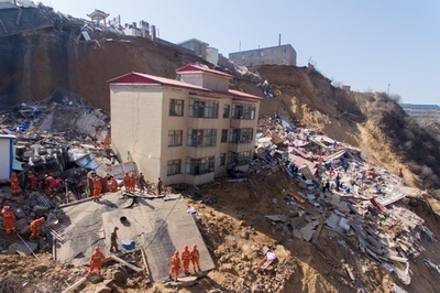 山西・臨汾市で土砂崩れ 12人死亡、8人行方不明