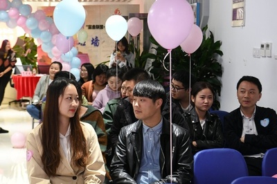 今年のお見合いはクラウドで、新型ウイルスの影響は人生の一大事にも