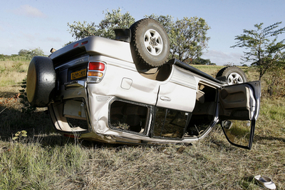 ジンバブエ首相の交通事故で独立捜査を要求、野党MDC