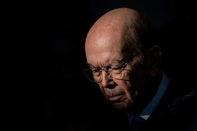 トランプ氏、ロス商務長官の更迭を検討か 米報道