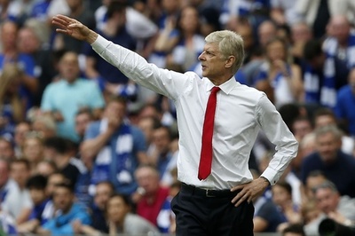 ベンゲル監督が留任へ、2年契約で合意と英報道