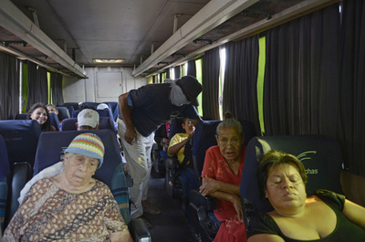 麻薬カルテルとの闘いに武器を取って立ち上がる住民たち、メキシコ