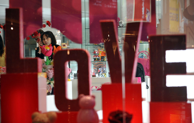 バレンタインデーにはチョコよりも「現ナマ」を、韓国調査結果