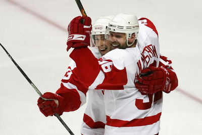 ＜06-07NHL プレーオフ＞レッドウィングス ダックスを降し2勝目を挙げる - 米国