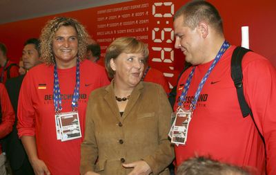 メルケル独首相 代表選手を激励