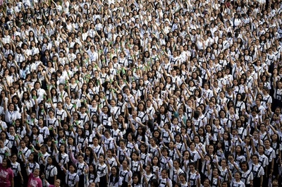 女性への暴力根絶求めるデモ、世界各地で開催 マニラでも「蜂起」