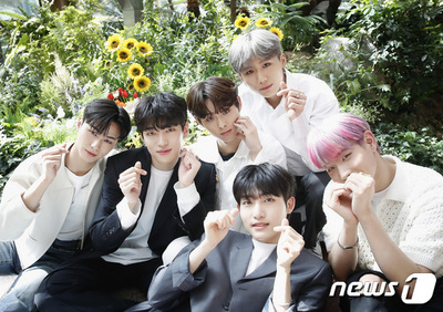 [★フォト] DKZ、人気急上昇中のアイドルグループ – KOREA WAVE