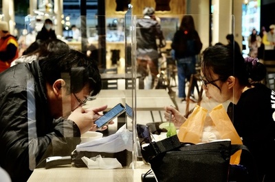 都市封鎖免れるアジアの都市、新型コロナウイルスめぐる世界の対応