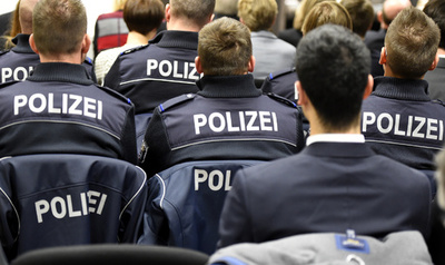 ドイツで「極右テロ組織」摘発、4人逮捕 イスラム教徒など標的