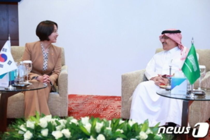 サウジアラビアで開かれた現地最大スタートアップ行事「BIBAN2023」に参加するイ・ヨン（李永）中小ベンチャー企業相（中小ベンチャー企業省提供）(c)news1