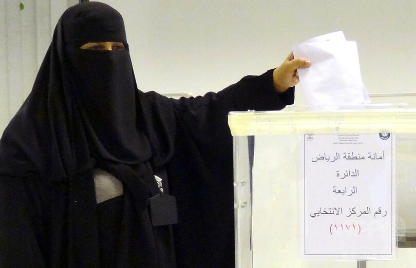 女性初参加のサウジ地方選、メッカ州で女性当選