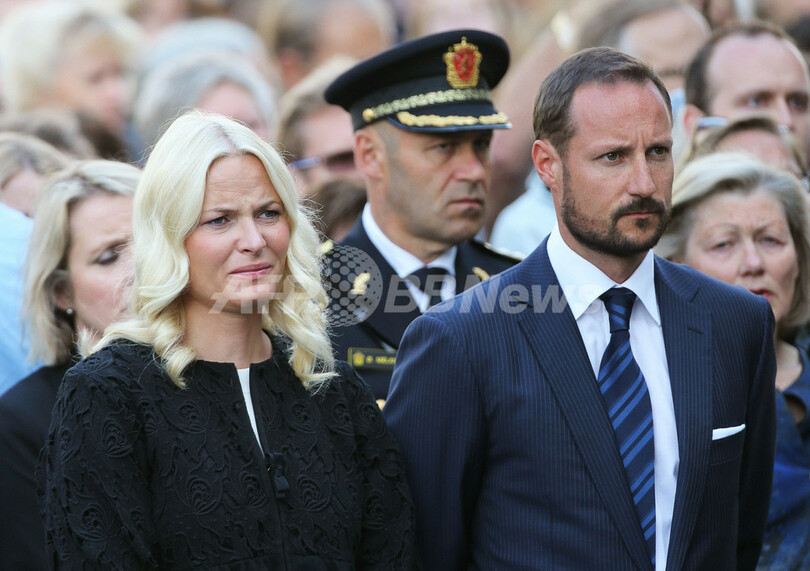 ノルウェー爆破・銃乱射事件から1年、首相「ブレイビク被告は失敗した」