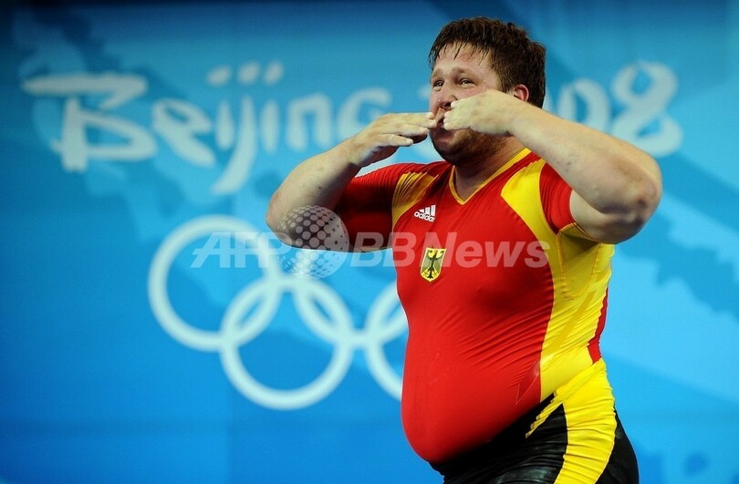 シュタイナー ウエイトリフティング・男子105キロ超級で金メダル