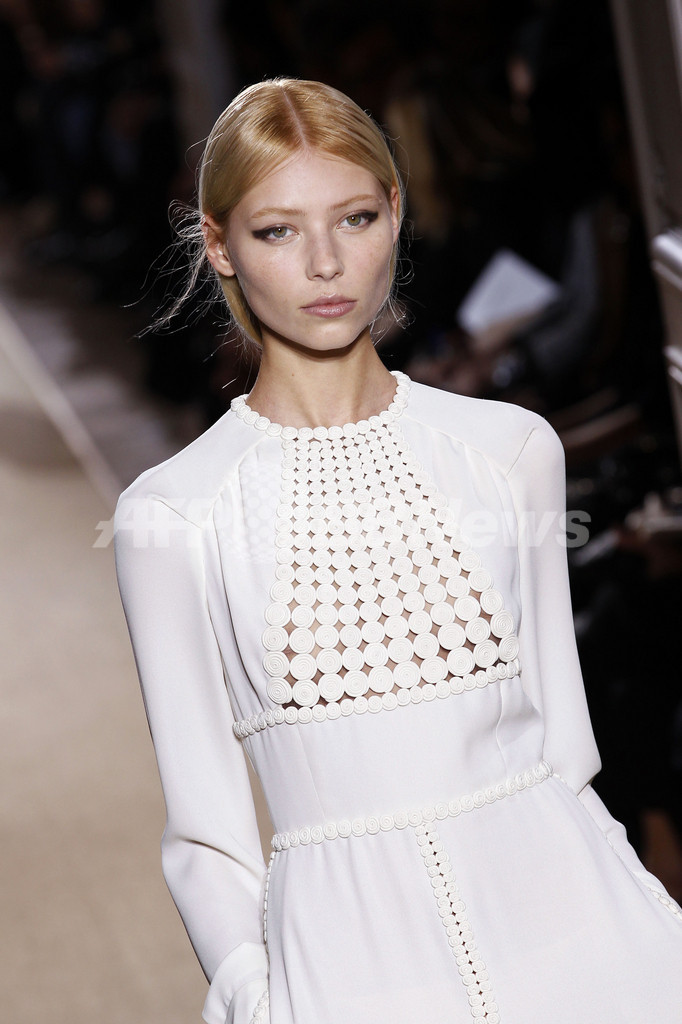 ＜12年春夏パリ・オートクチュール＞ヴァレンティノ