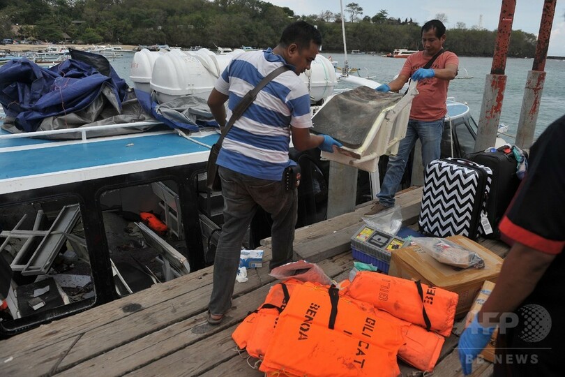 バリ島の観光船で爆発、外国人2人死亡 18人負傷
