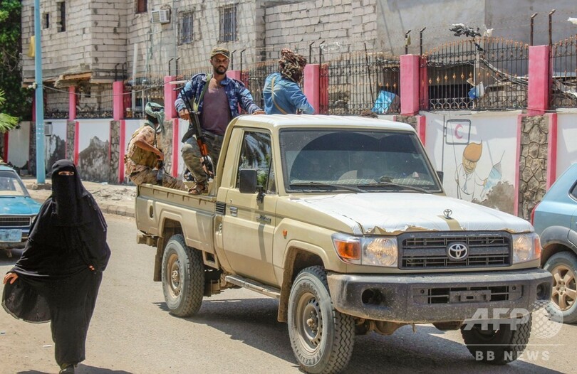 イエメンの南部分離独立派、自治を宣言 暫定政府と決裂