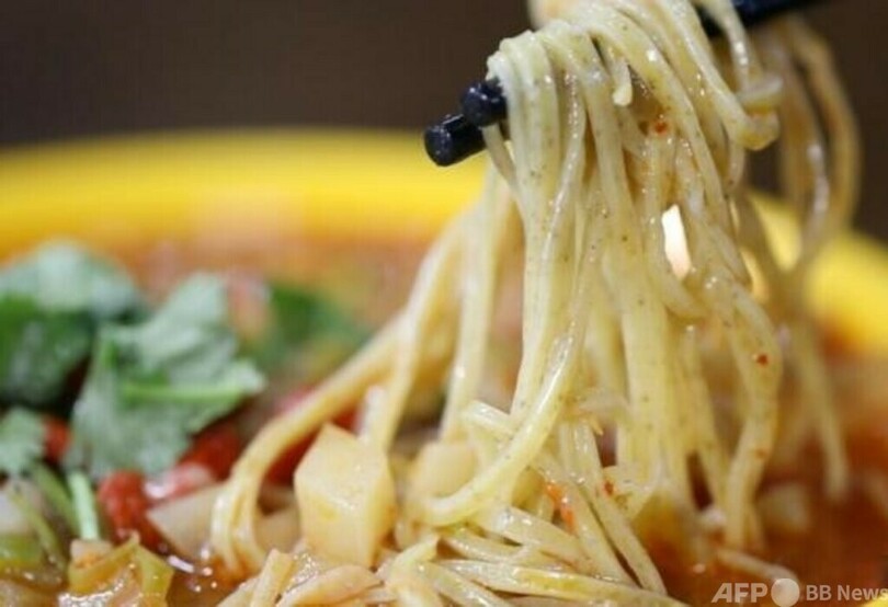 中国・中寧県のヨモギ麺 人生の節目にたべる思い出の味