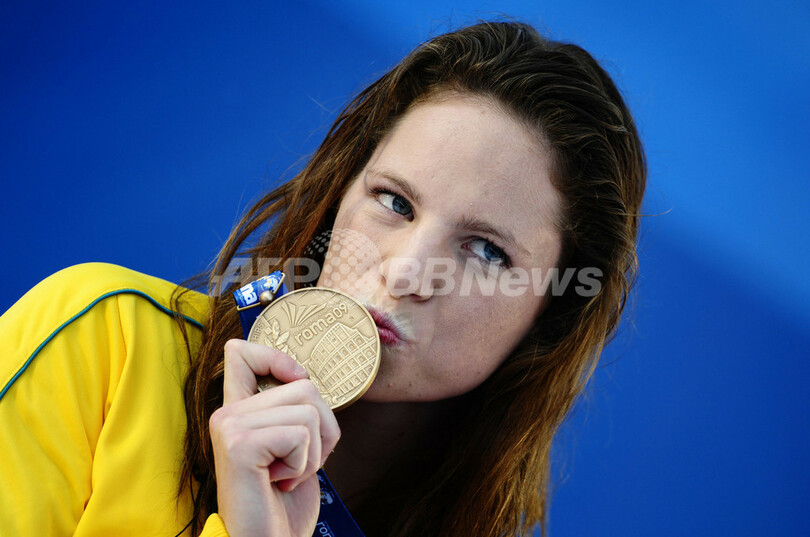 スポフォース 世界新で100メートル背泳ぎを制す、世界水泳