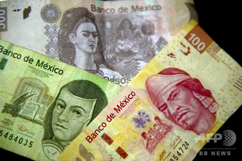 メキシコ空港で武装強盗、現金1億円超奪う