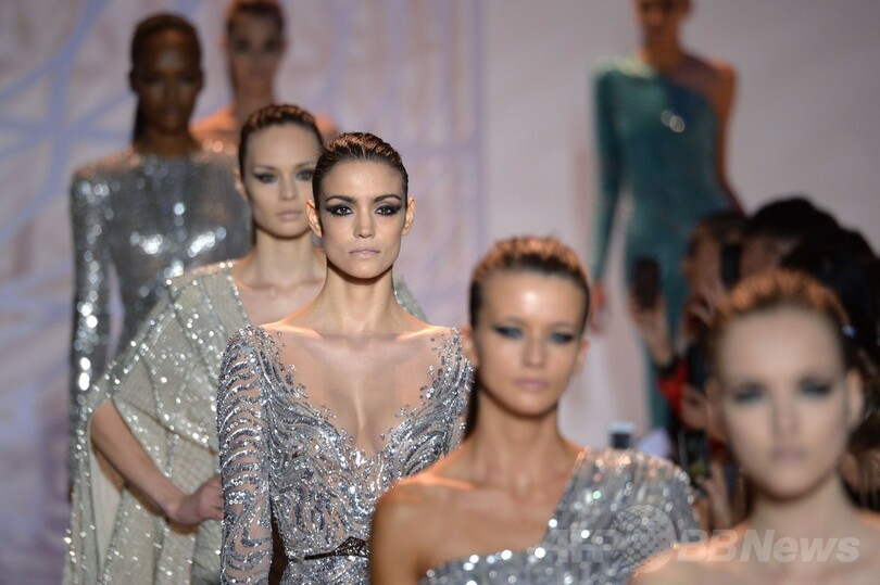 スパンコールを贅沢を使用したドレス、「ズハイル・ムラド」14/15年秋冬オートクチュール