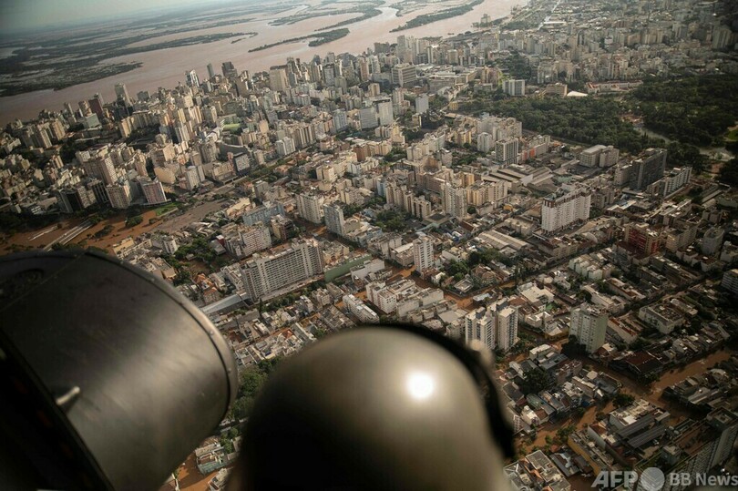 ブラジル南部洪水、死者100人超える