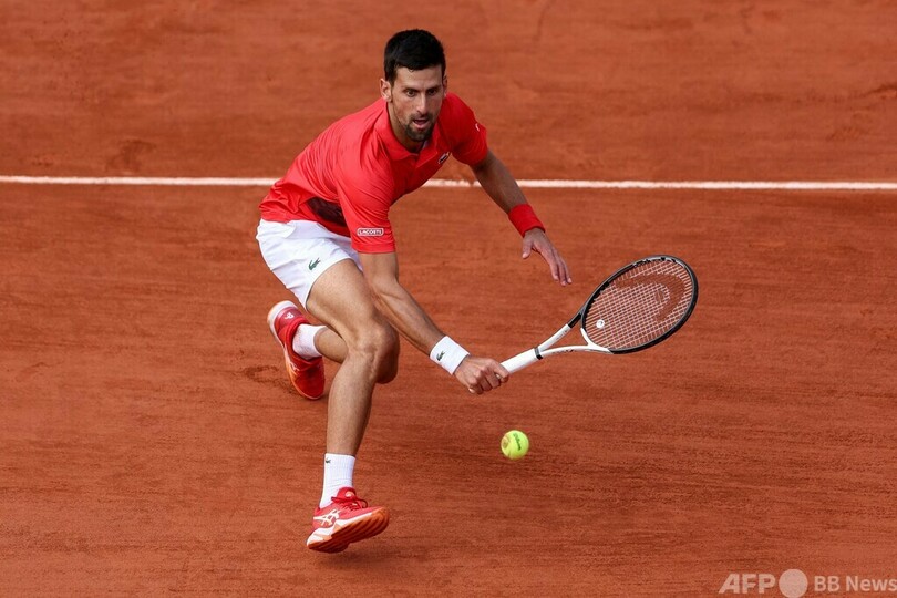ジョコが全仏OP3回戦へ、元コーチに師事のモルチャンに快勝
