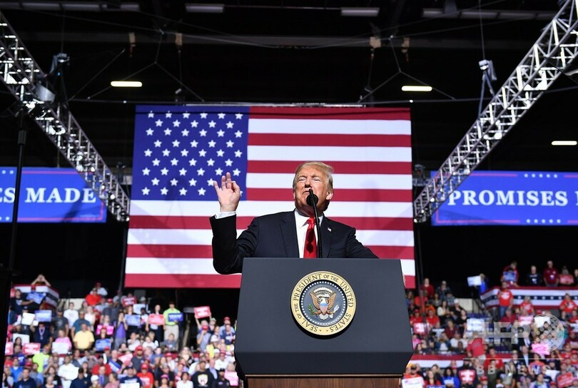 トランプ米大統領、金正恩氏から見事な書簡受け取り「恋に落ちた」