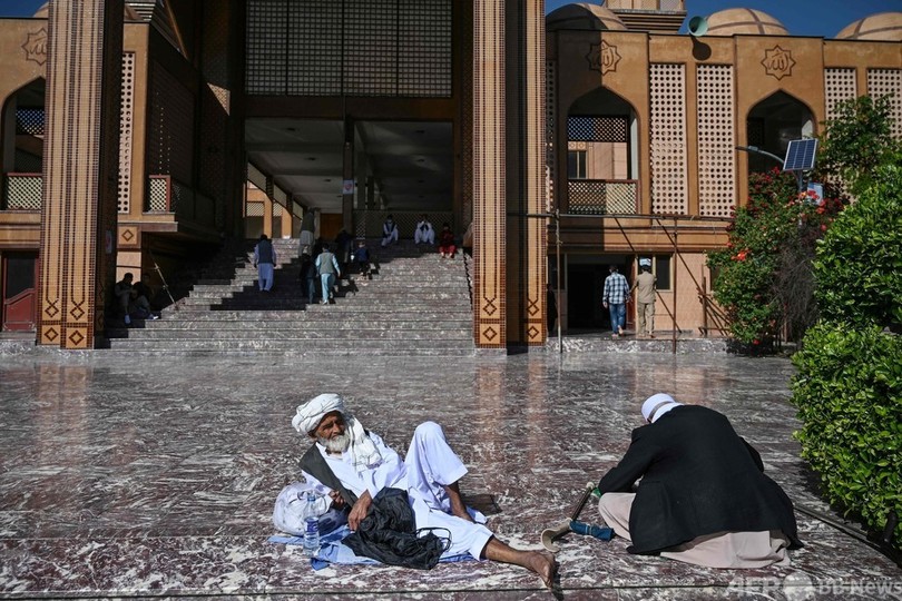 アフガンのモスクで爆発、12人死亡 停戦の静寂破る