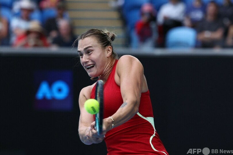 サバレンカが準々決勝進出、アニシモバに圧勝 全豪OP