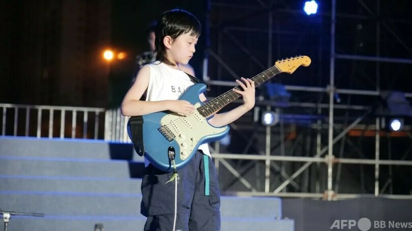 山間部の小さな県はギターで文化旅行の発展に力を与える