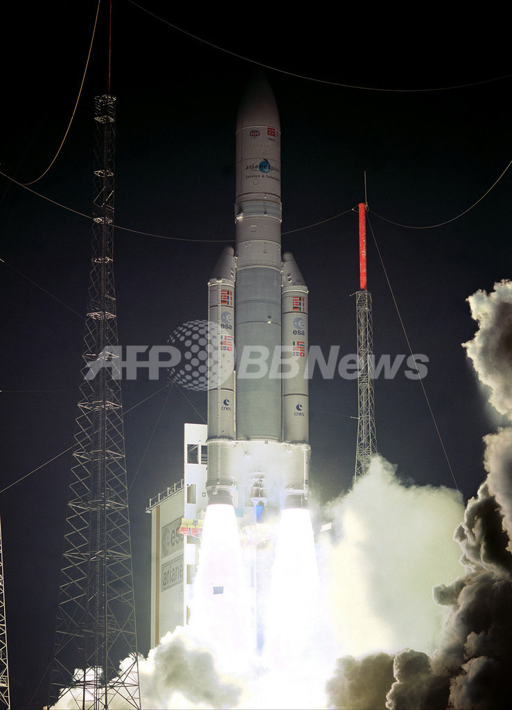 アリアン5、打ち上げ成功