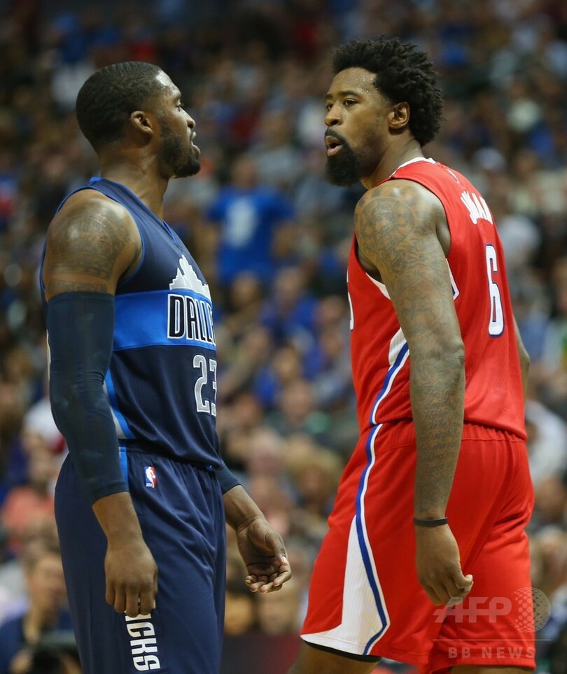 マブスが因縁対決に勝利、ウォリアーズは55年ぶり開幕9連勝