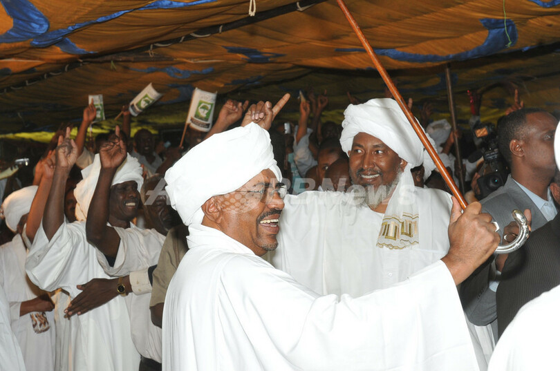 スーダン大統領選、現職バシル氏が圧勝