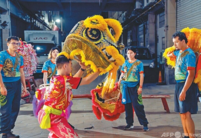 中国の獅子舞に「ぞっこん」のペルー人青年、本場を旅してさまざまな収獲
